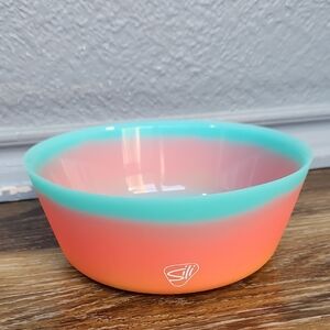 NWOT Silipint 18 oz Squeeze-a-Bowl Aurora Teal Blue Pink Yellow